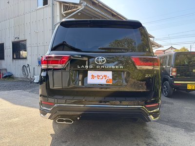 TOYOTA LAND CRUISER 300 - 6