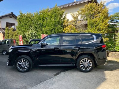 TOYOTA LAND CRUISER 300 - 8