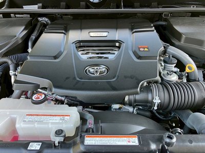 TOYOTA LAND CRUISER 300 - 10