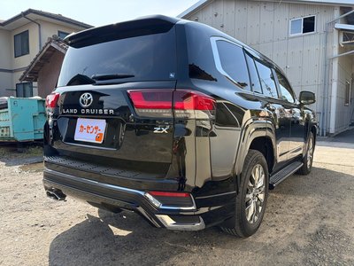 TOYOTA LAND CRUISER 300 - 5