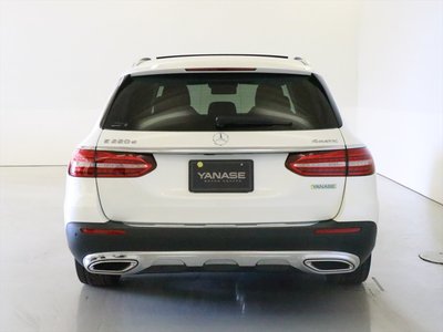 2021 Mercedes-BENZ E-CLASS photo 3