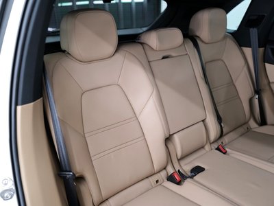 PORSCHE CAYENNE - 10