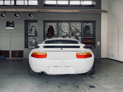 PORSCHE 928 - 6
