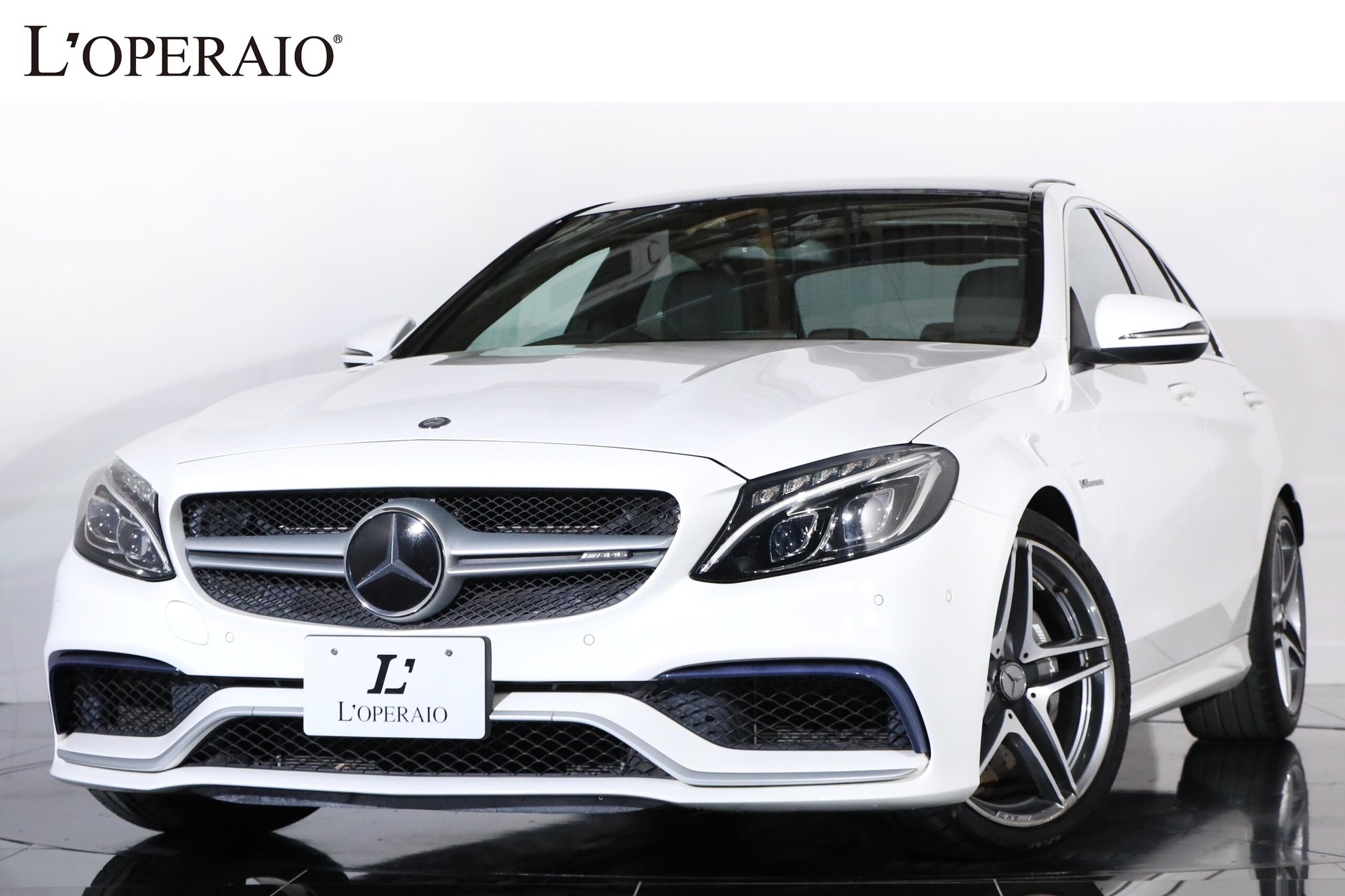 MERCEDES-BENZ C-CLASS AMG - View 1