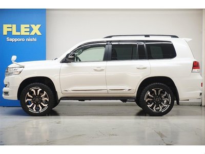 صورة 9 لـ 2019 Toyota LAND CRUISER 200