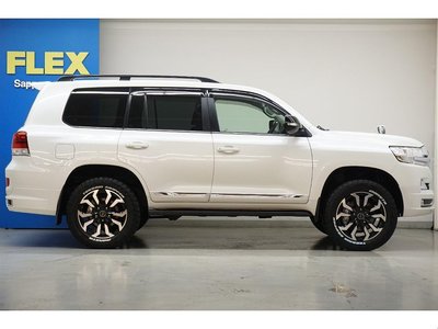 صورة 10 لـ 2019 Toyota LAND CRUISER 200