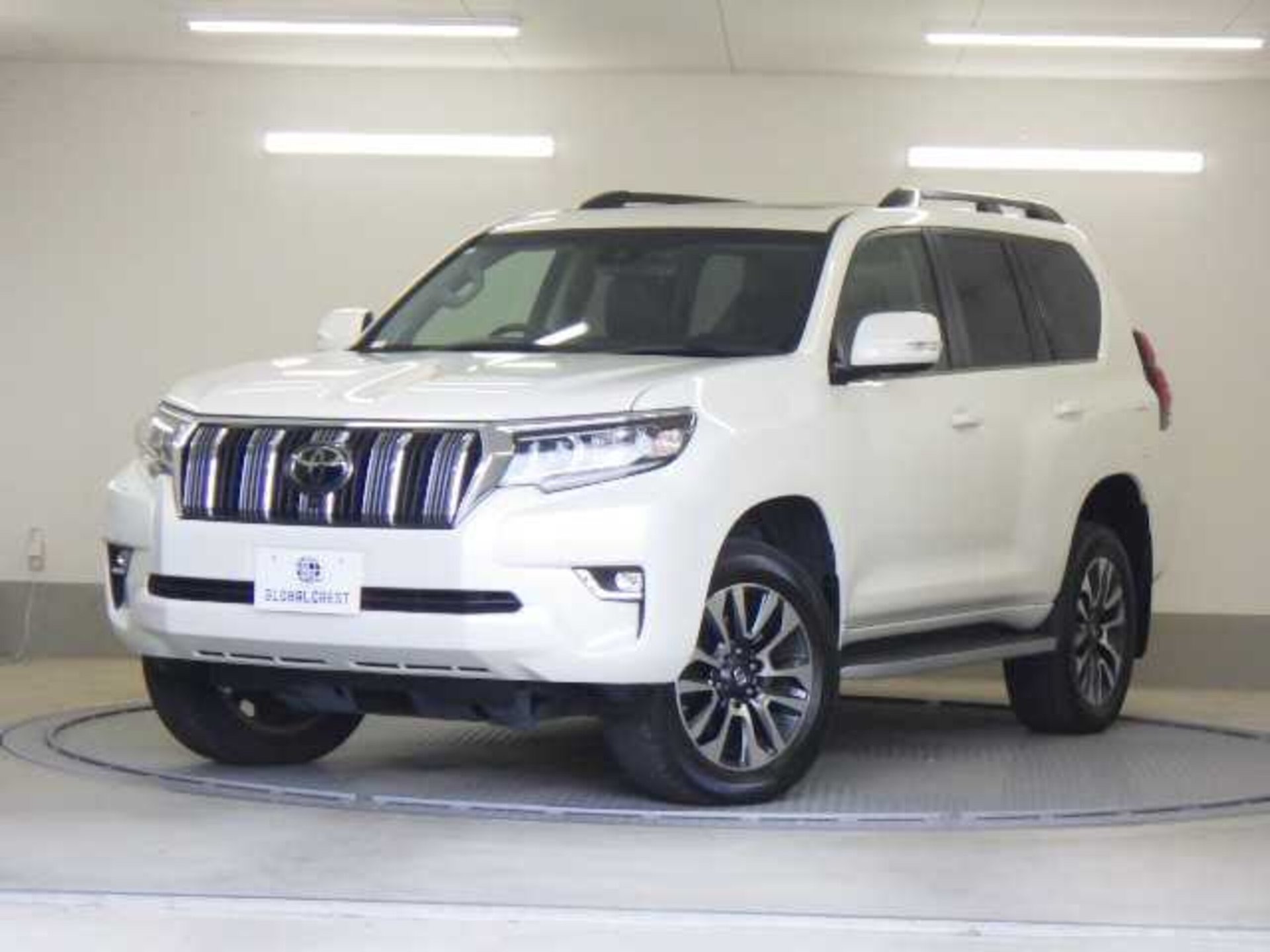 TOYOTA LAND CRUISER PRADO - View 1