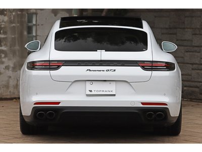 PORSCHE PANAMERA - 8