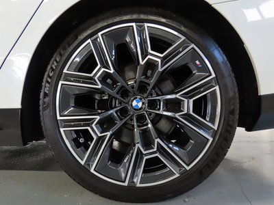 2025 BMW 5 SERIES TOURING — миниатюра 25