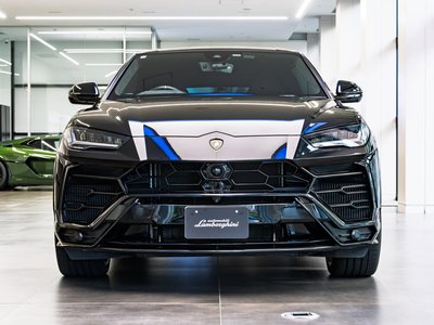 LAMBORGHINI URUS - 4