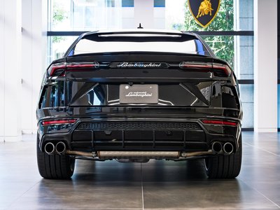 LAMBORGHINI URUS - 8