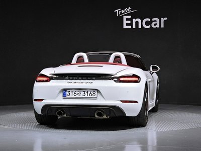 2022 Porsche 718 photo 4