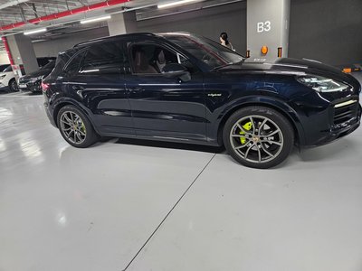 PORSCHE CAYENNE - 1