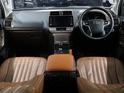 TOYOTA LAND CRUISER PRADO - 7