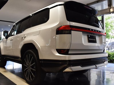صورة 9 لـ 2025 Lexus GX
