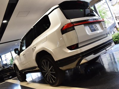 صورة 3 لـ 2025 Lexus GX