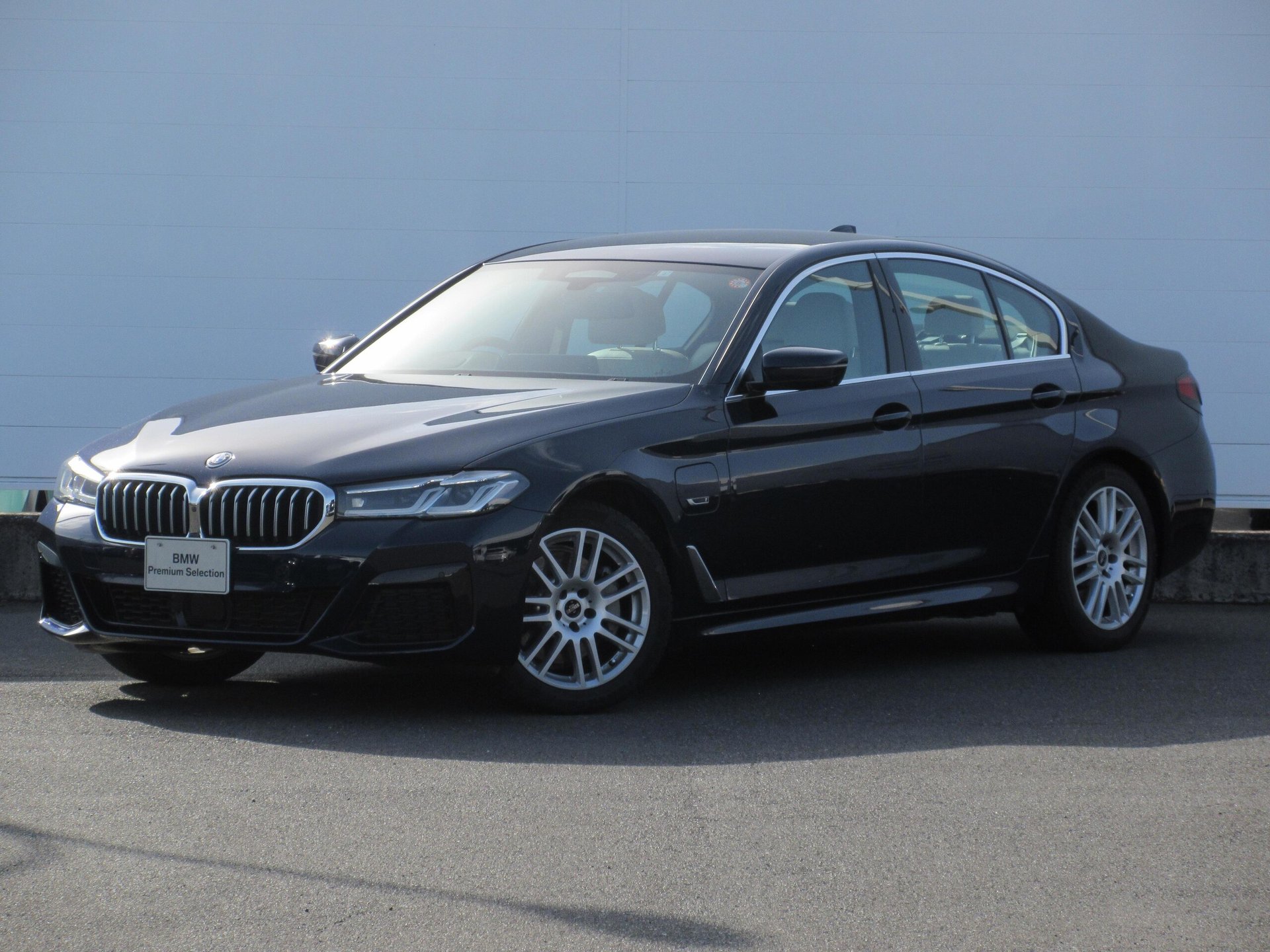 BMW 5 SERIES - View 1