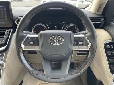 2023 Toyota LAND CRUISER 300 — фото 7