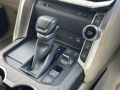 2023 Toyota LAND CRUISER 300 — фото 10
