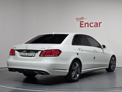 صورة 4 لـ 2015 Mercedes-BENZ E-CLASS