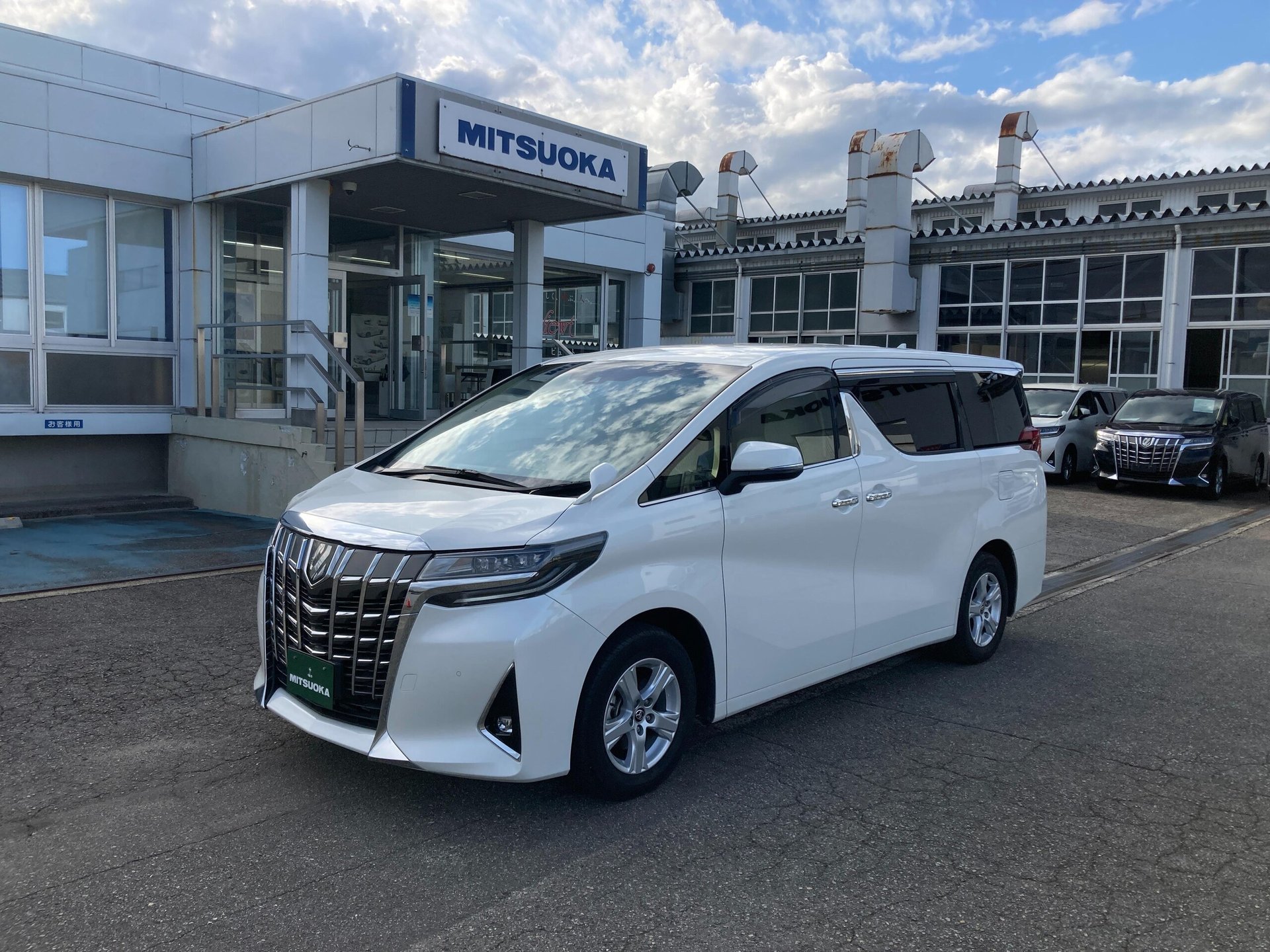 TOYOTA ALPHARD - View 1