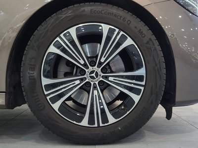 MERCEDES-BENZ E-CLASS - 6