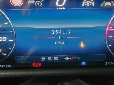 MERCEDES-BENZ E-CLASS - 8