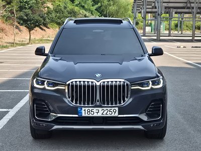2021 BMW X7 — фото 1