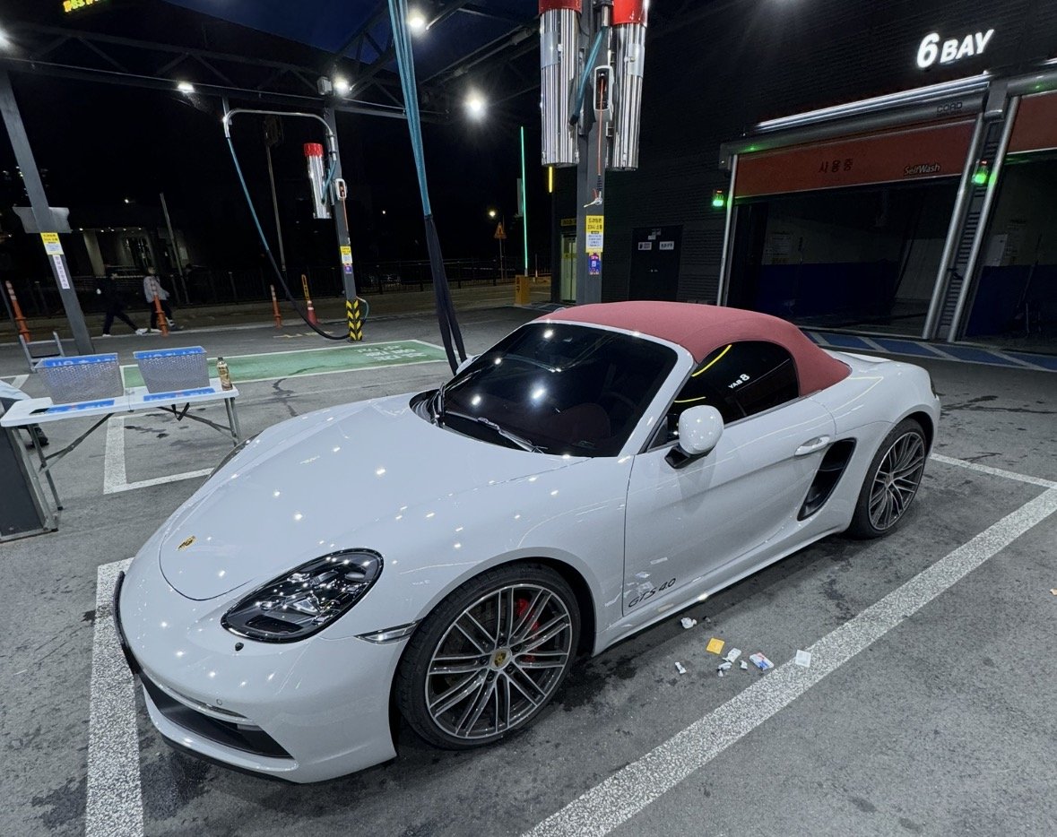 PORSCHE 718 BOXSTER - View 1