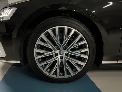 AUDI A8 - 5