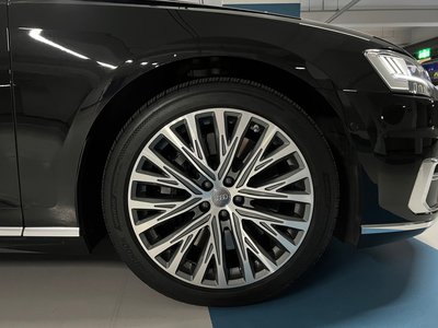 AUDI A8 - 8