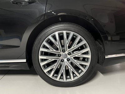 AUDI A8 - 10