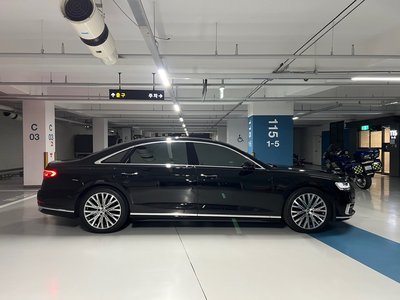 AUDI A8 - 9