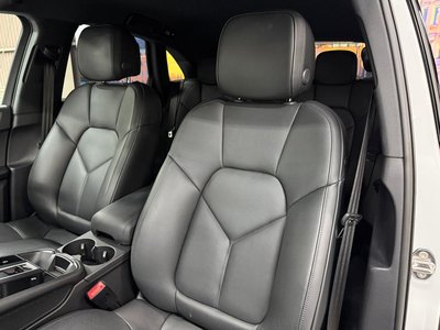PORSCHE MACAN - 9