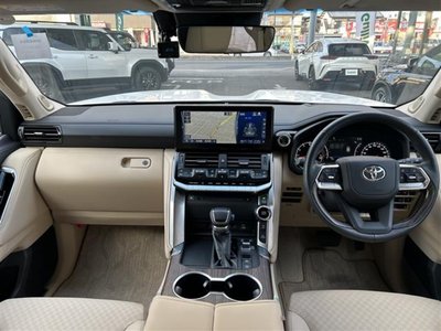 TOYOTA LAND CRUISER 300 - 3