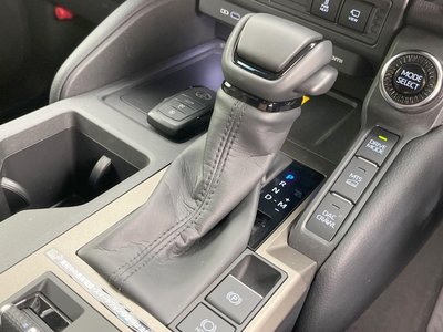 2024 Toyota LAND CRUISER 250 — миниатюра 25