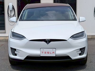 TESLA MODEL X - 3