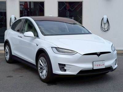 TESLA MODEL X - 4