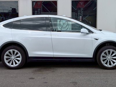 TESLA MODEL X - 8