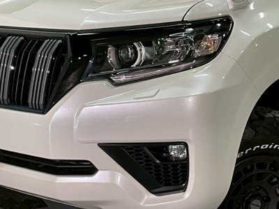 TOYOTA LAND CRUISER PRADO - 10