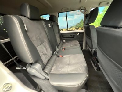TOYOTA LAND CRUISER 70 - 8