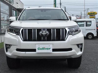 2022 Toyota LAND CRUISER PRADO photo 3