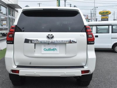 2022 Toyota LAND CRUISER PRADO photo 8