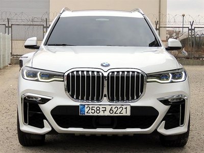 2020 BMW X7 — фото 3