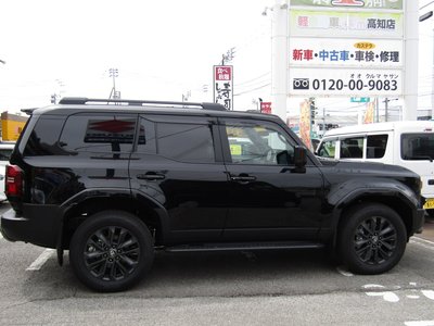 TOYOTA LAND CRUISER - 7