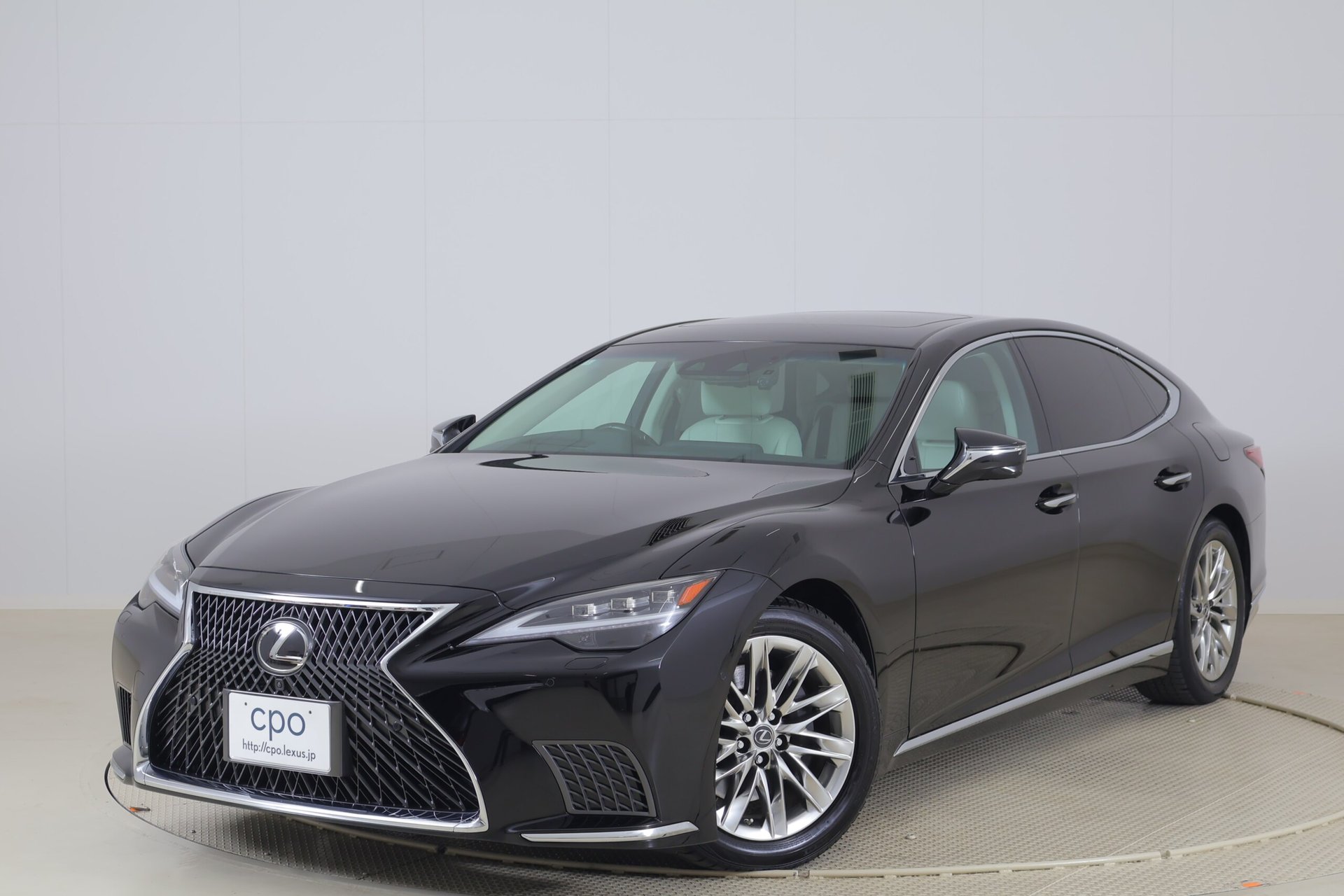 LEXUS LS - View 1