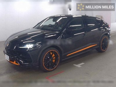 LAMBORGHINI URUS - 4