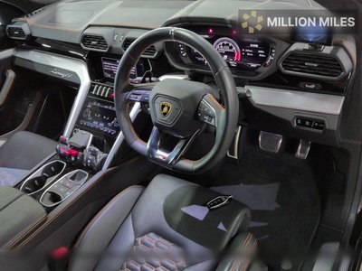 LAMBORGHINI URUS - 3