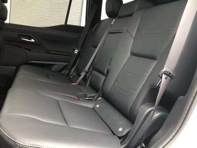 صورة مصغرة 61 لـ 2025 Lexus GX