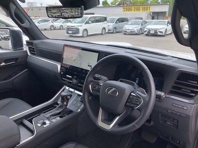صورة مصغرة 35 لـ 2025 Lexus GX